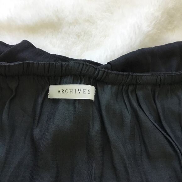 Archives Black Ruffled Off-The-Shoulder Top - Picture 11 of 13